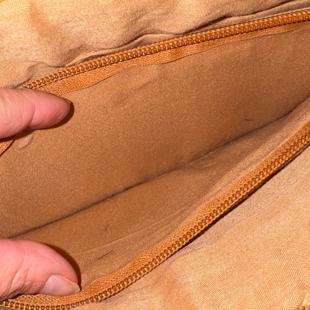 White Stag Straw Bag-Rusty Brown Woven Exterior-3 Compartments-Wooden Handle-EUC - Picture 12 of 16